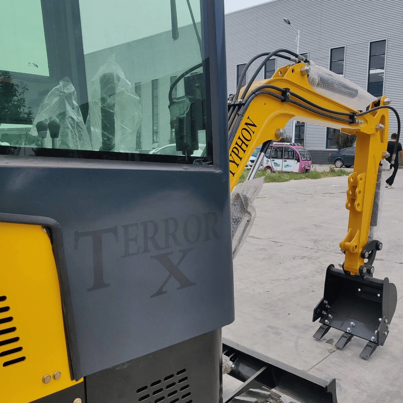 TYPHON Terror X Mini Excavator – 2,500lb Trench Digger w Cabin USA